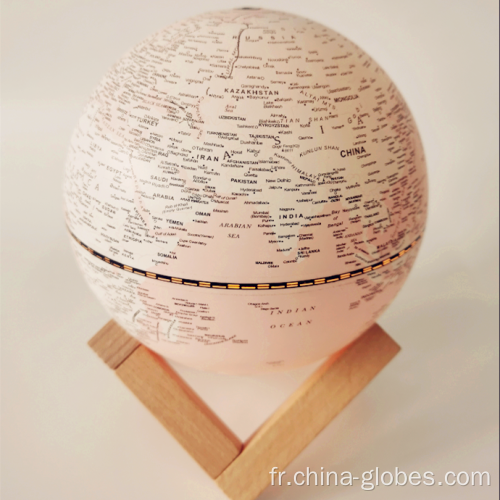 Mini globe terrestre avec éclairage LED pour enfants